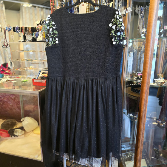 JESSAKE Black/Floral Dress 2X - PopRock Vintage. The cool quotes t-shirt store.