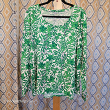  LILLY PULITZER Green/White WILD Pattern Long Sleeve Tee XXL - PopRock Vintage. The cool quotes t-shirt store.