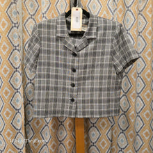  KATHIE LEE Black/White Short Sleeve Button Up 14 - PopRock Vintage. The cool quotes t-shirt store.
