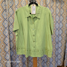  DRESSBARN Green Silk/Linen Blend Button Up 20W - PopRock Vintage. The cool quotes t-shirt store.